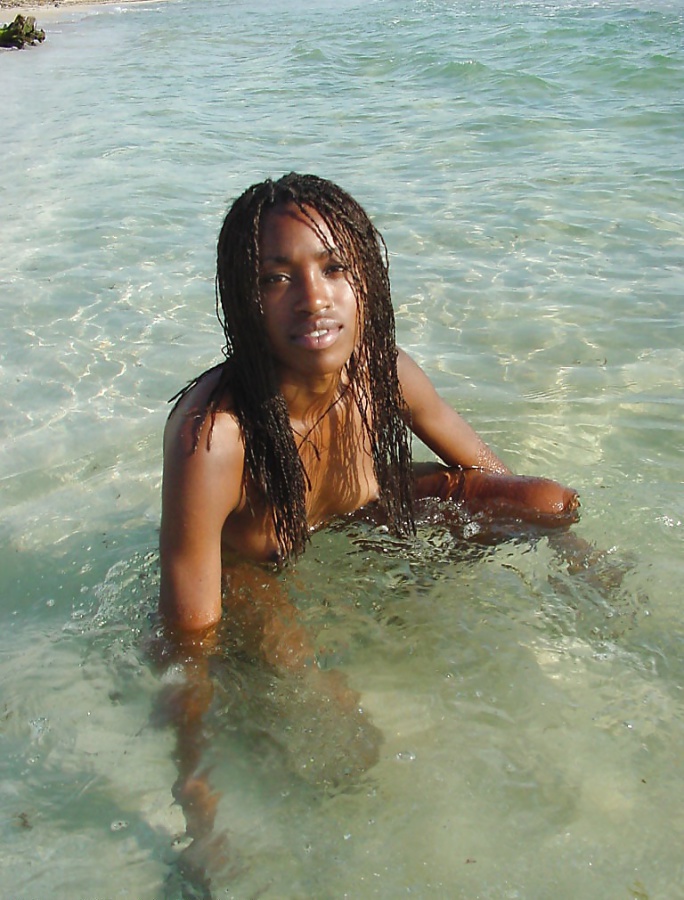 Black Amateurs Naked - Fully naked ebony girlfriends in the sea near  Caribbean islands