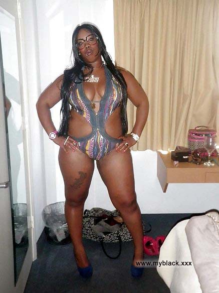 Fat Nasty Ebony Pussy - Black Amateurs Naked - Naked Black BBW she is await a good fuck. Horny  girls always ready to fill