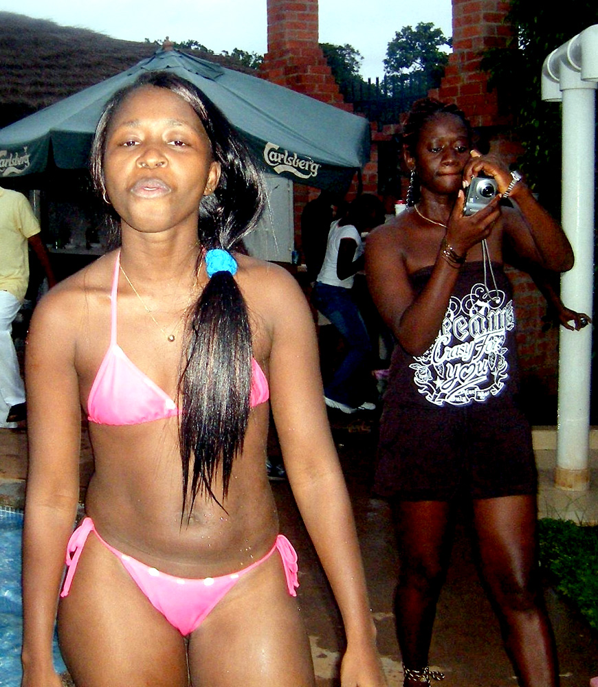 Ebony Swimsuit - Black Amateurs Naked - Hot ebony bombshell in swimsuit
